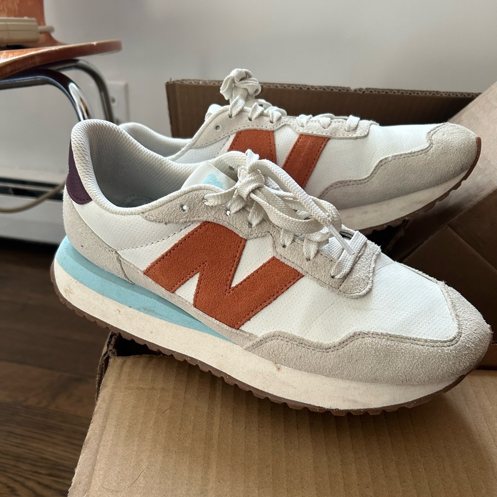 New Balance 237 retro sneaker cute white orange blue